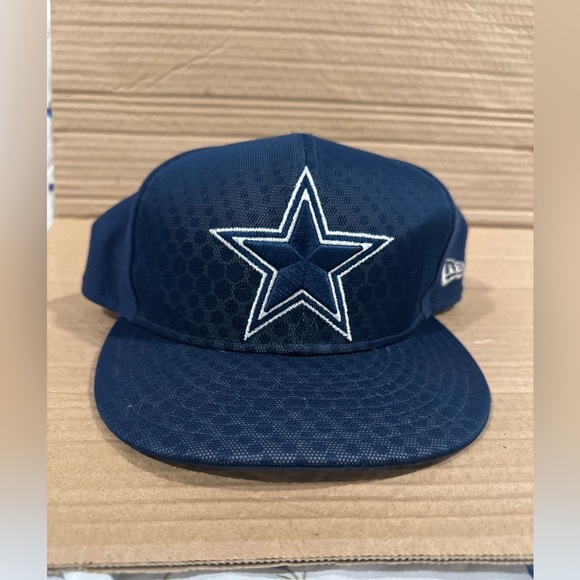 Men's Dallas Cowboys New Era 9FIFTY Navy Reflective Polka Dot Adjustable Hat/Cap - Picture 2 of 9